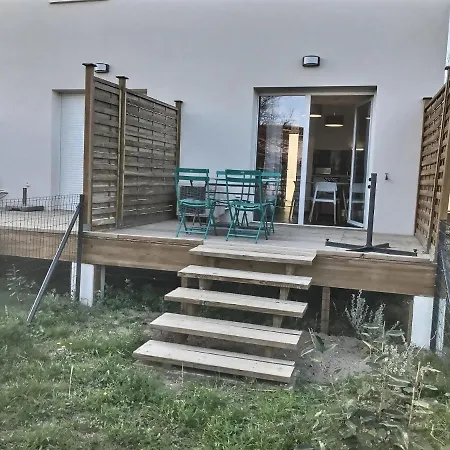 Pavillon Pour 4 Personnes + Bébé * Valras-Plage