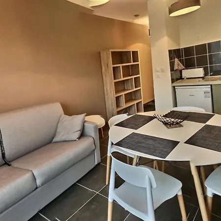 Pavillon Pour 4 Personnes + Bébé Villa *