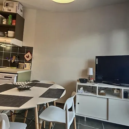 Pavillon Pour 4 Personnes + Bébé * Valras-Plage
