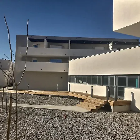 Pavillon Pour 4 Personnes + Bébé